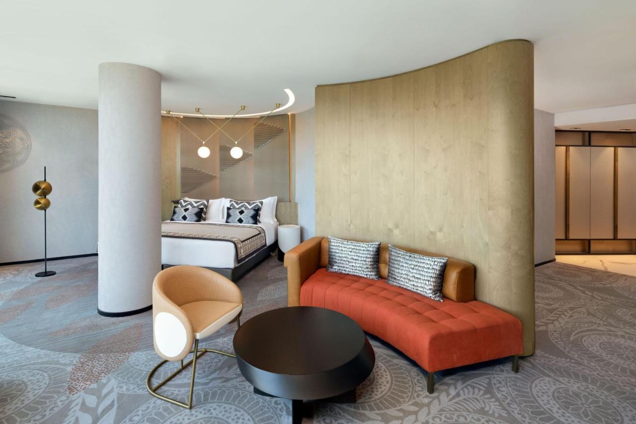 Paragraph Freedom Square, A Luxury Collection Hotel, Tbilisi Exteriör bild