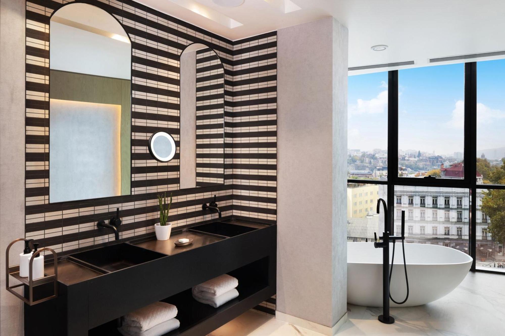 Paragraph Freedom Square, A Luxury Collection Hotel, Tbilisi Exteriör bild